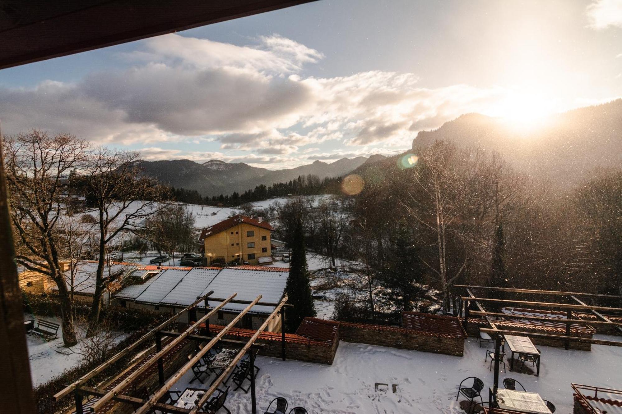 Hotel Smilen Smolyan Exterior photo